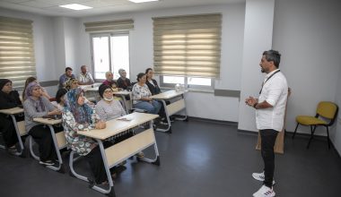 BÜYÜKŞEHİR LGS KURS MERKEZLERİ’NDE VELİ BİLGİLENDİRME TOPLANTISI YAPILDI