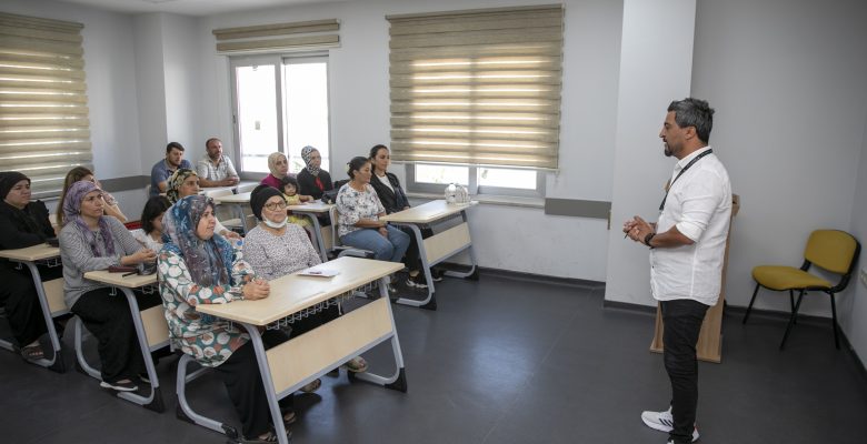 BÜYÜKŞEHİR LGS KURS MERKEZLERİ’NDE VELİ BİLGİLENDİRME TOPLANTISI YAPILDI