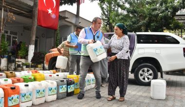 Yenişehir Belediyesi organik solucan gübresi dağıtımını sürdürüyor