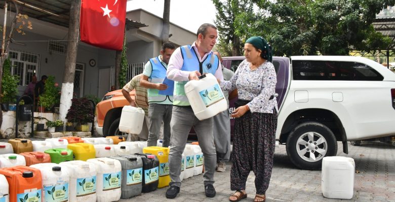 Yenişehir Belediyesi organik solucan gübresi dağıtımını sürdürüyor