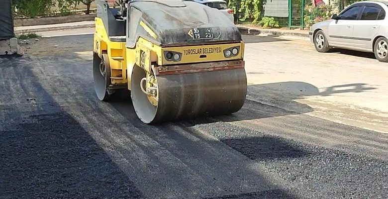 TOROSLAR’IN DÖRT BİR YANINDA YOL YAPIM ÇALIŞMALARI DEVAM EDİYOR