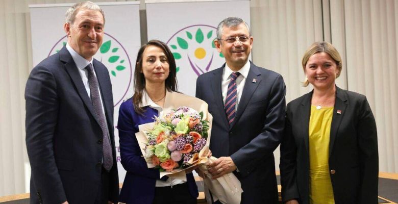 CHP lideri Özel’in DEM Parti ziyareti: ‘İşbirliği teklifi yok fakat bölgesel işbirlikleri değerlendirilebilir’