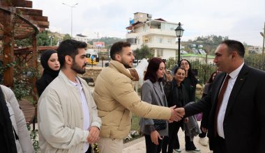 BAŞKAN YILMAZ, ÜNİVERSİTE ÖĞRENCİLERİNE TOROSLAR’IN TARİHİ VE DOĞAL GÜZELLİKLERİNİ ANLATTI