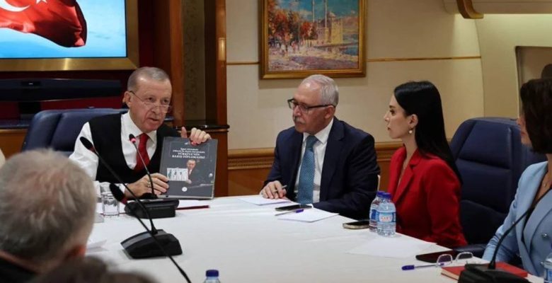 Erdoğan’dan futbolcuların da adının geçtiği fon dolandırıcılığı hakkında açıklama:   “Vatandaşlarımızın kolay para vaadiyle tuzaklara düşmemeli”