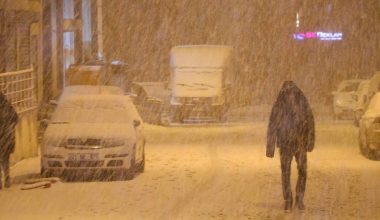 Eğitime kar engeli: 15 ilde ilk ve orta dereceli okullar bir günlük tatil edildi