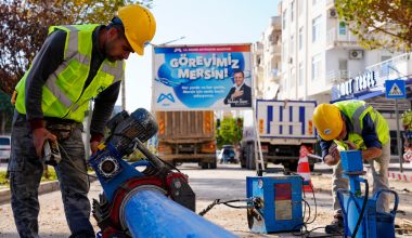 MESKİ, ERDEMLİ’NİN MERKEZ CADDELERİNDEKİ İÇME SUYU HATLARINI YENİLİYOR