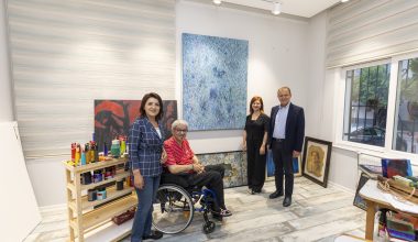 BAŞKAN SEÇER, DÜNYACA ÜNLÜ RESSAM AHMET YEŞİL İLE BİR ARAYA GELDİ