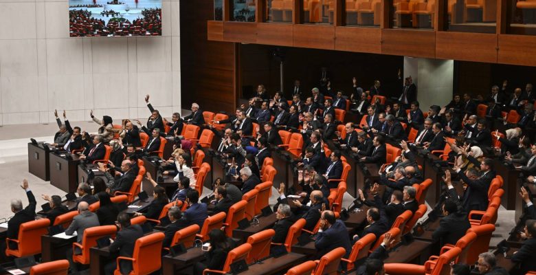 TBMM, 1 Ağustos’a kadar haftada 7 gün çalışıp 180 maddelik 5 yasa teklifini görüşecek