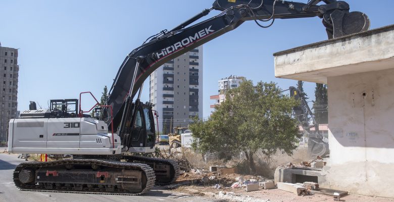 MERSİN BÜYÜKŞEHİR 40 YILDIR AÇILMAYAN YOLU AÇIYOR