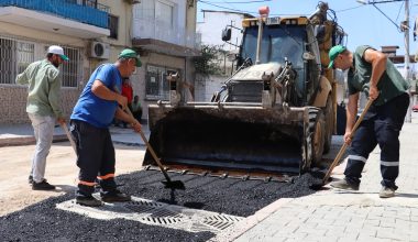 ALSANCAK MAHALLESİNDE SICAK ASFALT İLE KAPLANAN YOL YENİLENDİ