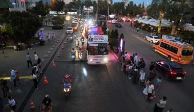 Yenişehir Belediyesi bayramın coşkusunu sokaklara taşıdı