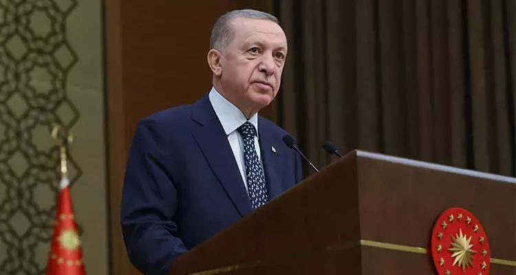 Cumhurbaşkanı Erdoğan, Kemal Kılıçdaroğlu’nun yargılandığı ‘Cumhurbaşkanına Hakaret’ davasında yaptığı savunma nedeniyle Kılıçdaroğlu’na 500.000 TL’lik manevi tazminat davası açtı.