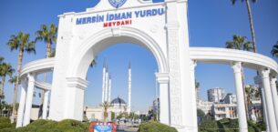 MERSİN BÜYÜKŞEHİR, TARAFTAR MEYDANLARINDA ÇALIŞMA BAŞLATTI