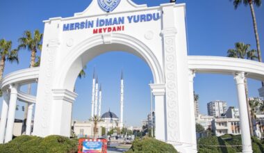 MERSİN BÜYÜKŞEHİR, TARAFTAR MEYDANLARINDA ÇALIŞMA BAŞLATTI