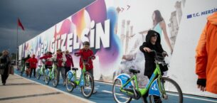 MERSİNLİ KADINLAR BÜYÜKŞEHİR’LE HAYATI PEDALLIYOR