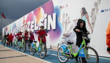 MERSİNLİ KADINLAR BÜYÜKŞEHİR’LE HAYATI PEDALLIYOR