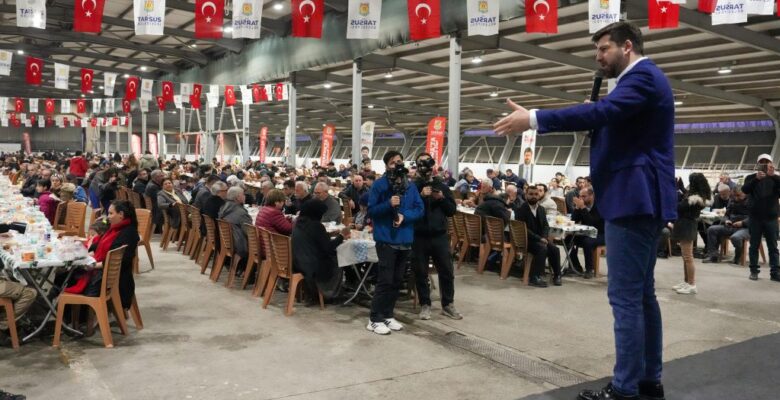 TARSUS’TA RAMAZAN COŞKUSU: YÜZLERCE KİŞİ AYNI SOFRADA