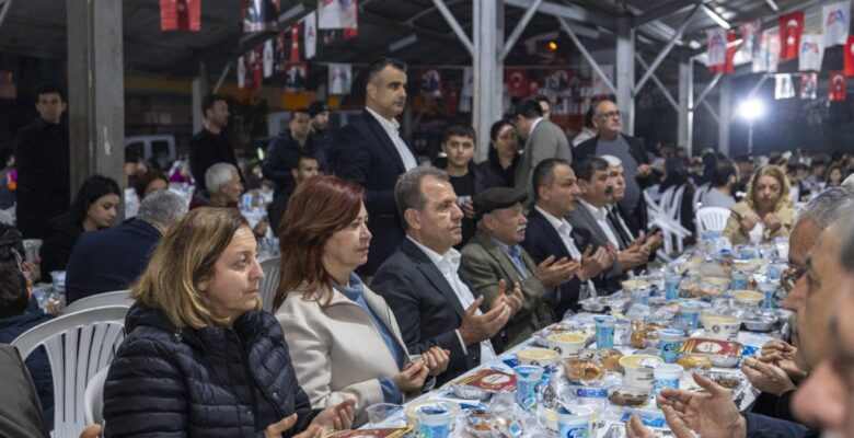 BAŞKAN SEÇER VE MERAL SEÇER, TOROSLAR HALKIYLA İFTAR YAPTI