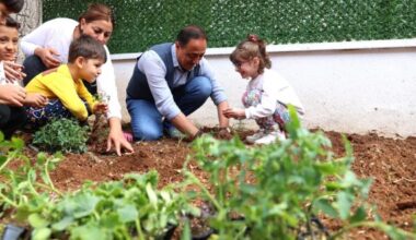 TOROSLAR BELEDİYESİ ÇOCUKLARA BİNLERCE FİDE DAĞITTI
