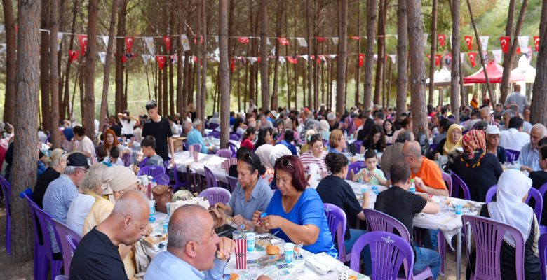 TARSUS BELEDİYESİ’NDEN ANLAMLI KUTLAMA: ENGELLİLER HAFTASI VE ANNELER GÜNÜ BİRLİKTE KUTLANDI