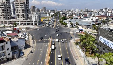 MERSİN’DE TRAFİK AKIŞI BÜYÜKŞEHİR’İN YENİ KAVŞAK DÜZENLEMELERİYLE RAHATLIYOR