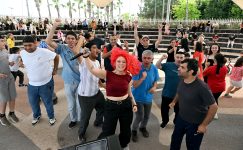BÜYÜKŞEHİR’DEN ÖZEL ÇOCUKLARA DENİZ KEYFİ VE MÜZİK DOLU BİR GÜN
