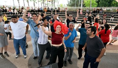 BÜYÜKŞEHİR’DEN ÖZEL ÇOCUKLARA DENİZ KEYFİ VE MÜZİK DOLU BİR GÜN
