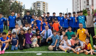 Başkan Özyiğit, çocukların hala saha talebini geri çevirmedi