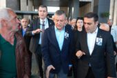 Özgür Özel’e saldıranın kimliği belli oldu: Yıllar önce iki çocuğunu öldürmüş, şartlı tahliyeyle serbest bırakılmış!