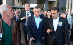 Özgür Özel’e saldıranın kimliği belli oldu: Yıllar önce iki çocuğunu öldürmüş, şartlı tahliyeyle serbest bırakılmış!