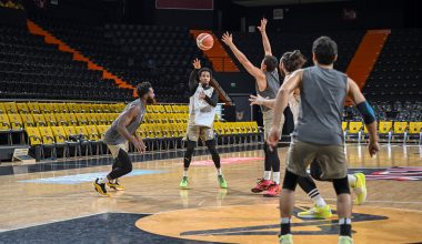 MSK, DOĞRUDAN PLAY-OFF’A KALMAK İSTİYOR
