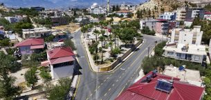 MERSİN BÜYÜKŞEHİR’İN İLÇELERDEKİ ASFALT SEFERBERLİĞİ DEVAM EDİYOR