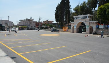 TARSUS ŞEHİR MEZARLIĞI OTOPARKI TAMAMEN YENİLENDİ, KAPASİTESİ ARTTI
