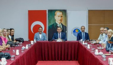Başkan Özyiğit, mahalle muhtarıyla bir araya geldi
