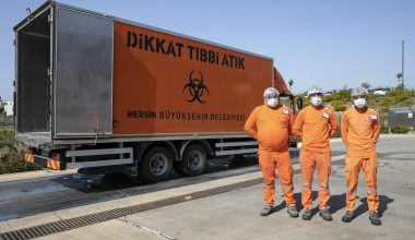 MERSİN’DE TIBBİ ATIKLAR GÜVENLE TOPLANIYOR VE BERTARAF EDİLİYOR