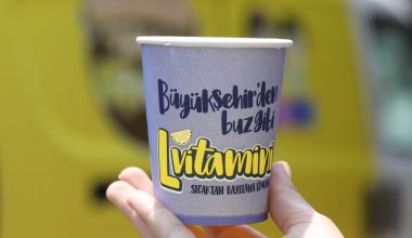 MERSİN BÜYÜKŞEHİR BUZ GİBİ LİMONATA DAĞITIMLARINA BAŞLADI