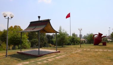 TOROSLAR’DA PARKLAR YENİLENİYOR, VATANDAŞLARA DAHA KONFORLU ALANLAR SUNULUYOR