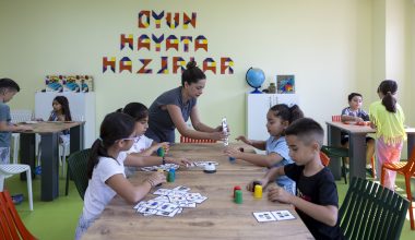 MERSİN BÜYÜKŞEHİR’İN ‘AKIL VE ZEKA OYUNLARI ATÖLYESİ’NDE EĞLENCE VE ÖĞRENME BİR ARADA