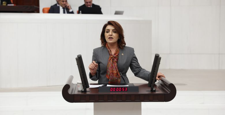 SENDİKAL HAKLAR RAPORUNDA DİBE VURDUK,  BAKAN HÂLÂ ‘MEVZUAT VAR’ DİYOR!