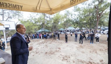 Seçer; “PEMBE TABLOLARLA UMUT VERİLİP, DEMOKRASİ KATLEDİLİYOR”