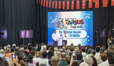BAŞKAN SEÇER, 4. ULUSLARARASI TARSUS FESTİVALİ’NİN SON GÜNÜNDE SÖYLEŞİLERE KATILDI