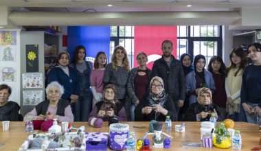 GÜLÜMSE ALZHEİMER YAŞAM MERKEZİ’NDE HASTALIK İLE MÜCADELEDE SANAT TERAPİSİ