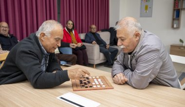 MERSİN’DE EMEKLİLERİN DAYANIŞMA NOKTASI; BÜYÜKŞEHİR EMEKLİ EVLERİ 