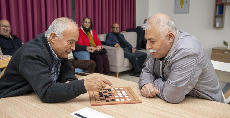 MERSİN’DE EMEKLİLERİN DAYANIŞMA NOKTASI; BÜYÜKŞEHİR EMEKLİ EVLERİ 