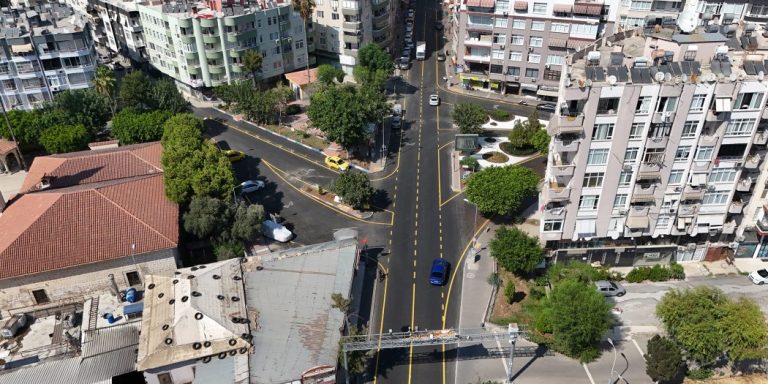 MERSİN BÜYÜKŞEHİR, 13 İLÇEDE YIL BOYUNCA KAPSAMLI YOL ÇALIŞMALARINI SÜRDÜRDÜ