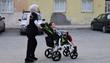TOROSLAR BELEDİYESİ ÖZEL GEREKSİNİMLİ BİREYLERİN HER ZAMAN YANINDA