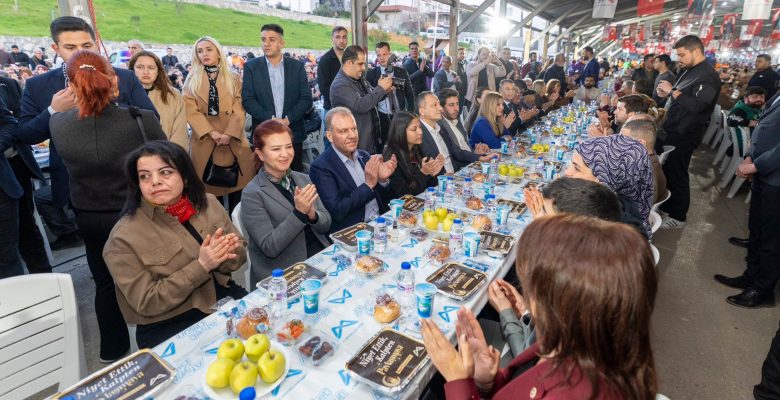 SEÇER: “MERSİN, BİRLİKTE YAŞAMA HUKUKUNU DÜNYAYA GÖSTEREN BİR KENT”