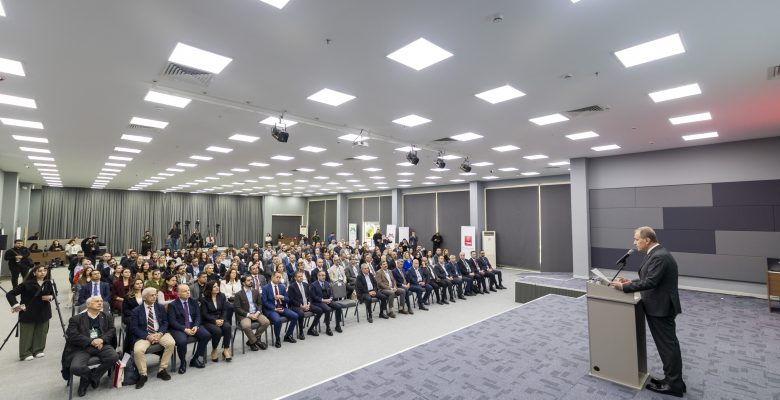 BAŞKAN SEÇER: “KIYI KENTLERİNİN GELECEĞİ, TÜRKİYE’NİN GELECEĞİNİN ÖNEMLİ BİR PARÇASIDIR”