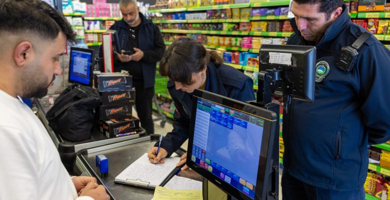 MEZİTLİ BELEDİYESİ’NDEN GIDA GÜVENLİĞİ DENETİMİ: SAĞLIĞI TEHDİT EDEN ÜRÜNLERE GEÇİT YOK