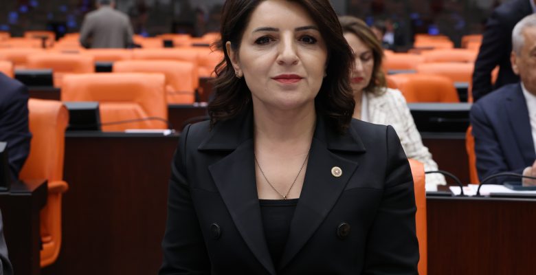 CHP’Lİ GÜLCAN KIŞ TBMM’DE KONUŞTU: “130 EKMEK BU MİLLETİN SOFRASINDAN EKSİLDİ”
